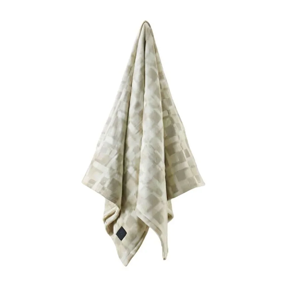 Brookstone Cozy Heated Printed Plush Throw - 50” x 60” - Chic Plaid